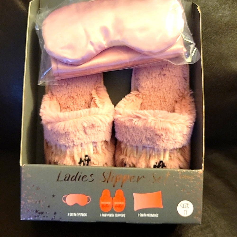 Ladies Slipper Set
